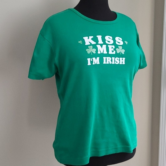 🍀 Kiss Me I'm Irish t-shirt 🍀 - Picture 3 of 8